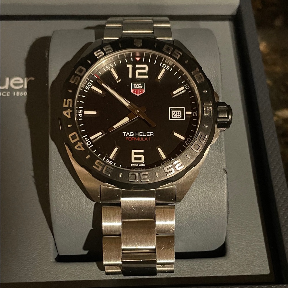 TAG Heuer Formula 1 Black Dial Silver Bracelet Watch 100% AUTH EGC